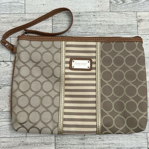Nine West Large Canvas Wristlet - Picture 1 of 8